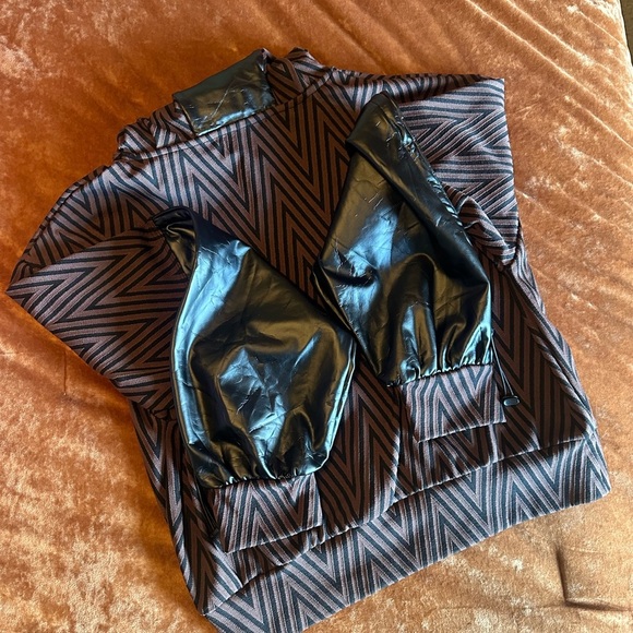 NOLI Brown & Black Chevron Leather Pullover - Picture 8 of 9